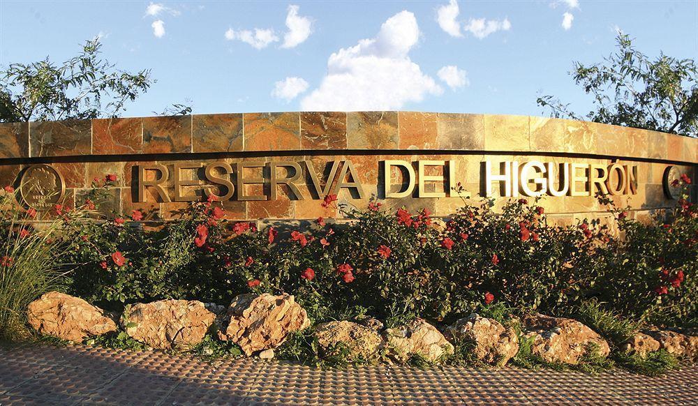 Apartamentos Reserva Del Higueron Deluxe & Spa Benalmadena Luaran gambar